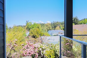 Pacific Shores Resort & Spa