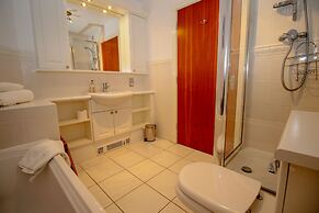 Turnberry Apartments