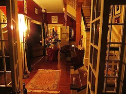 Inn Upon Moon River Plantation