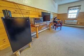 Chinook Winds Lodge