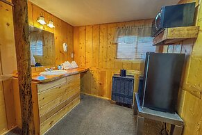 Chinook Winds Lodge