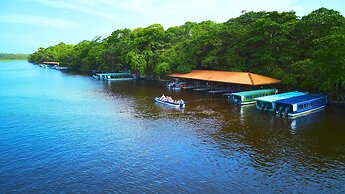 Aninga Lodge
