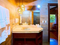 Aninga Lodge