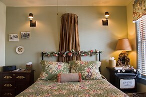 Ghost City Inn