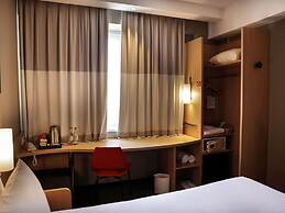 ibis Yerevan Center