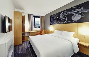 ibis Yerevan Center