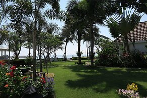 Chomtalay Resort at Had Chaosamran Beach