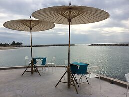 Chomtalay Resort at Had Chaosamran Beach