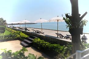 Chomtalay Resort at Had Chaosamran Beach