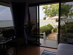 Chomtalay Resort at Had Chaosamran Beach