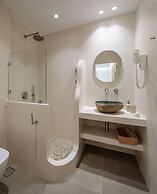 Proteas Hotel & Suites