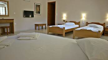 Proteas Hotel & Suites