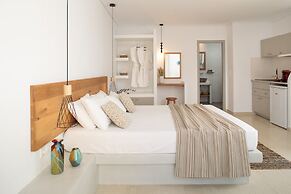 Proteas Hotel & Suites