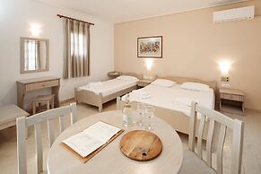 Proteas Hotel & Suites