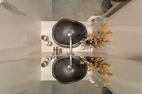 Proteas Hotel & Suites