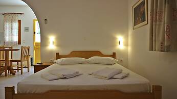 Proteas Hotel & Suites