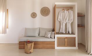 Proteas Hotel & Suites