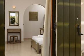 Proteas Hotel & Suites