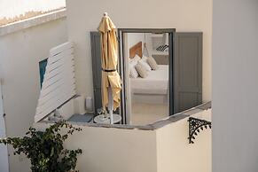 Proteas Hotel & Suites