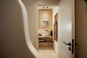 Proteas Hotel & Suites