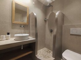 Proteas Hotel & Suites