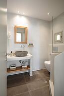 Proteas Hotel & Suites