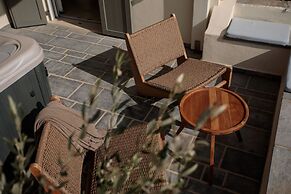 Proteas Hotel & Suites