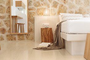 Proteas Hotel & Suites