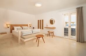 Proteas Hotel & Suites