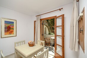 Proteas Hotel & Suites