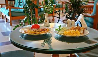 Proteas Hotel & Suites