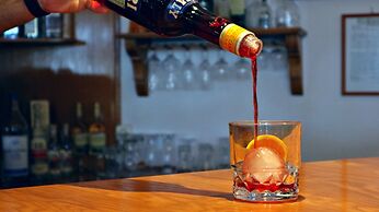 Proteas Hotel & Suites