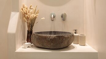 Proteas Hotel & Suites