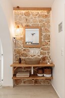 Proteas Hotel & Suites