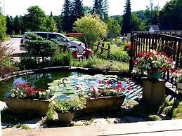 Dwight Riverside Inn