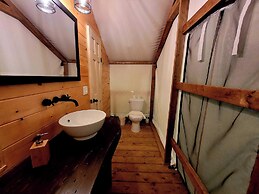 Dwight Riverside Inn