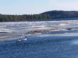 Dwight Riverside Inn