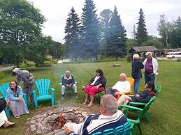 Dwight Riverside Inn