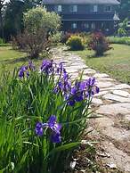 Dwight Riverside Inn