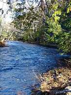 Dwight Riverside Inn