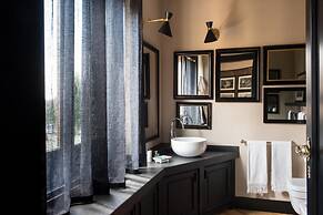 Velona's Jungle Luxury Suites