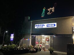 Holiday House Motel