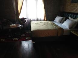 Bukit Alamanda Resort & Resto