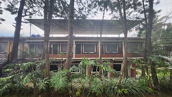 Bukit Alamanda Resort & Resto