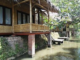 Bukit Alamanda Resort & Resto