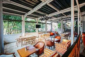 Bukit Alamanda Resort & Resto