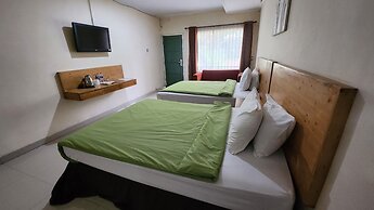 Bukit Alamanda Resort & Resto