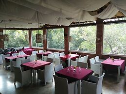 Bukit Alamanda Resort & Resto