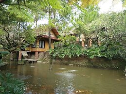 Bukit Alamanda Resort & Resto