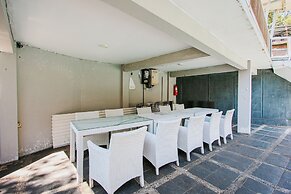 Bukit Alamanda Resort & Resto